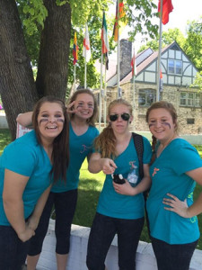 Sara Allen, Kenlee Autry, Katie Sam Gaither and Claudia Cole speak Spanish with Dr. Melissa Stewart at the WKU International Student Office.